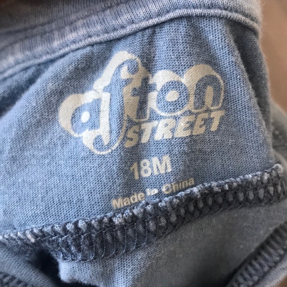 Distressed tee - Picture 2 of 4